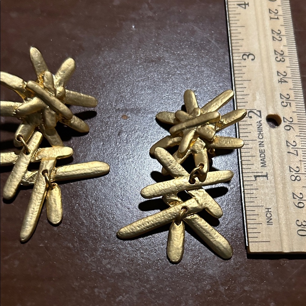 Gold Tone Unsigned Statement Clip-On Earrings! - image 6